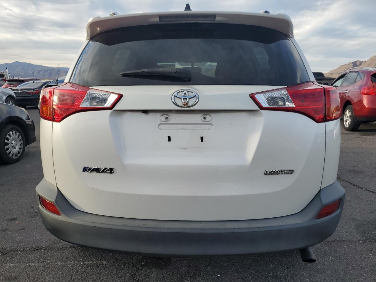 2015 Toyota RAV 4 - Image 6