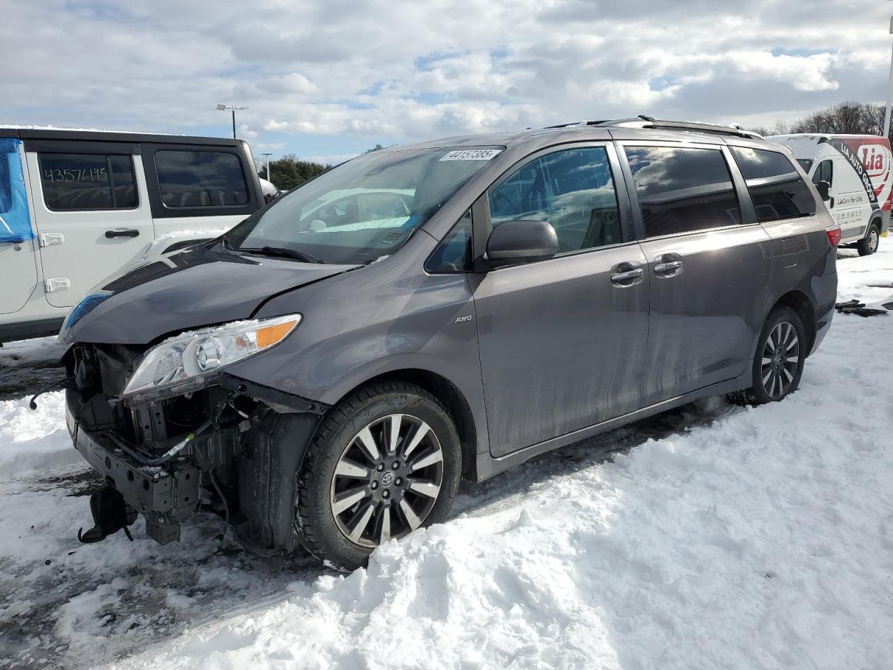 2019 Toyota Sienna - Image 1