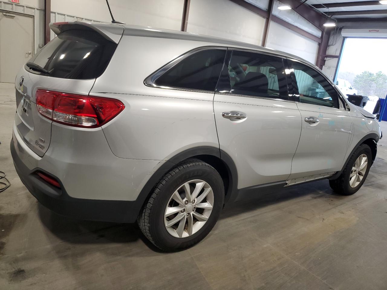 2017 Kia Sorento - Image 3