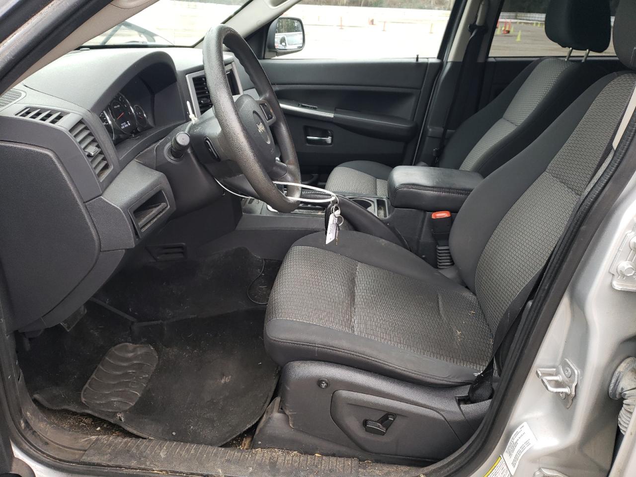 2010 Jeep Grand Cherokee - Image 7