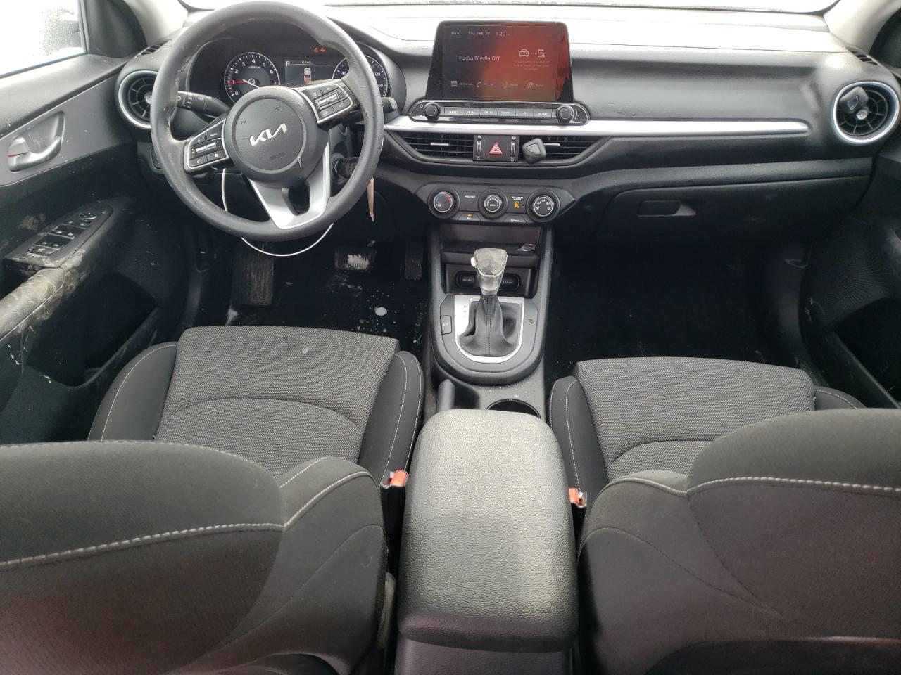 2023 Kia Forte - Image 8