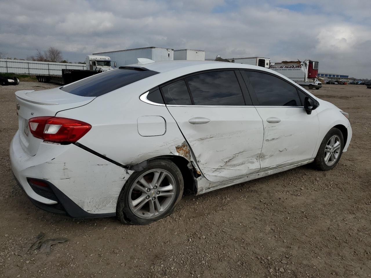 2016 Chevrolet Cruze - Image 3