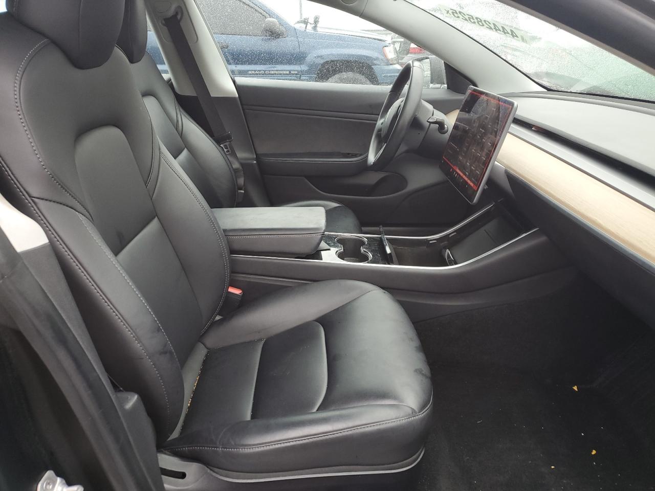 2019 Tesla Model 3 VIN: 5YJ3E1EA4KF400735 Lot: 44428525