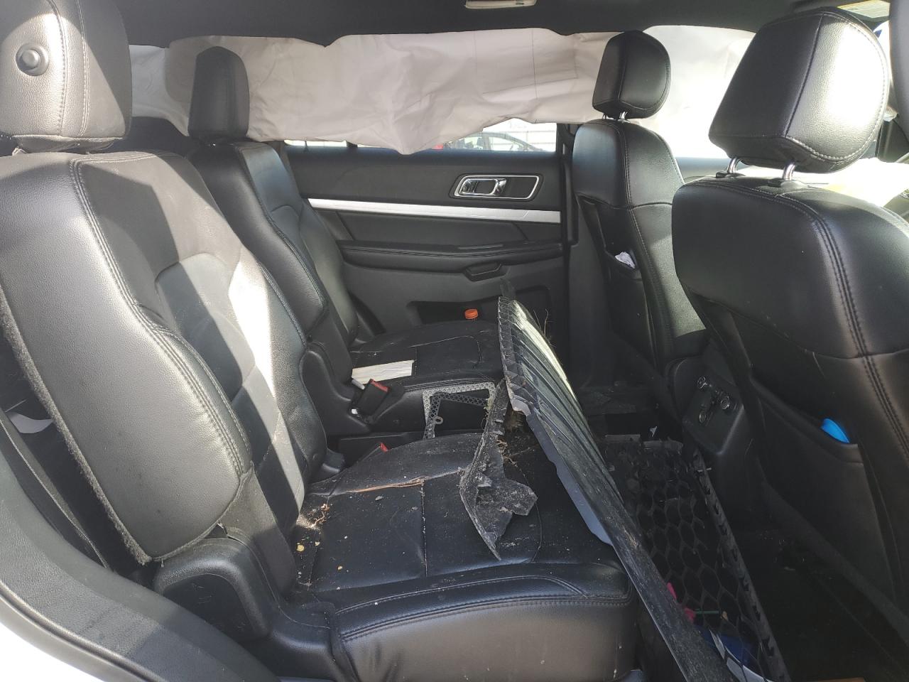 2017 Ford Explorer - Image 11