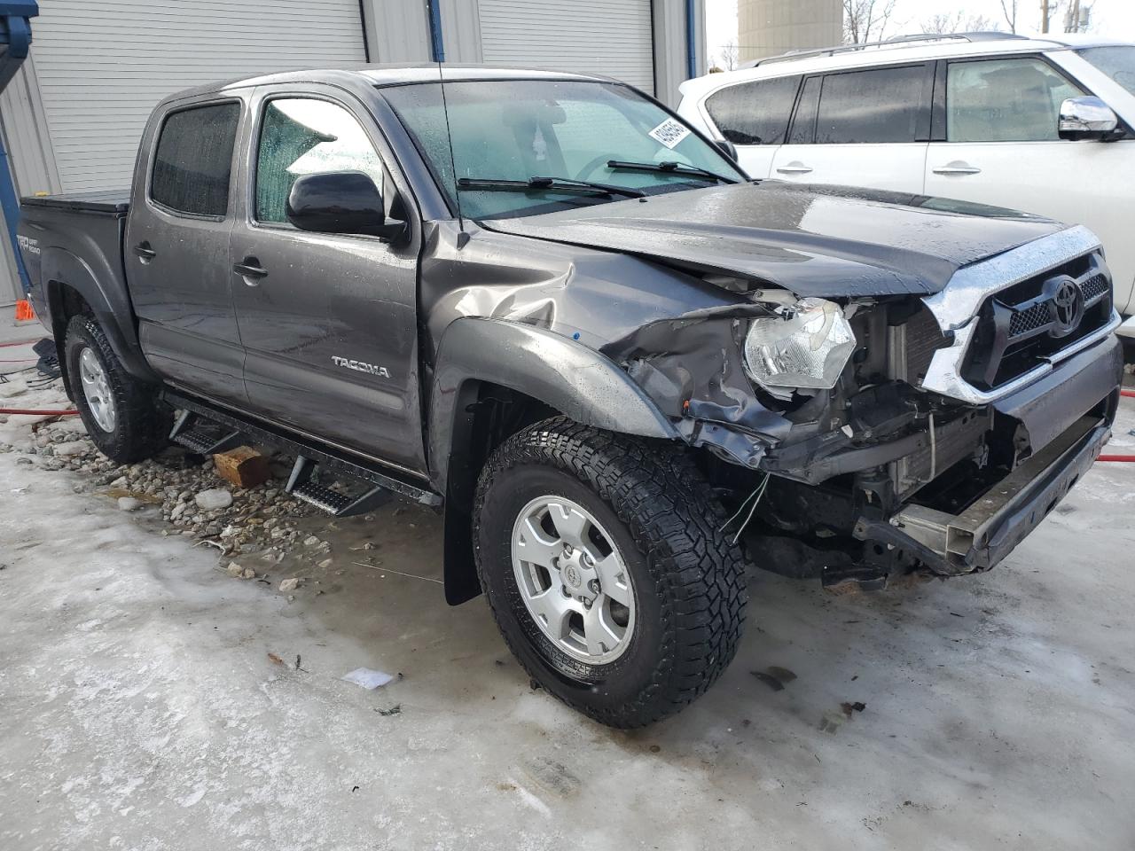 2015 Toyota Tacoma - Image 4