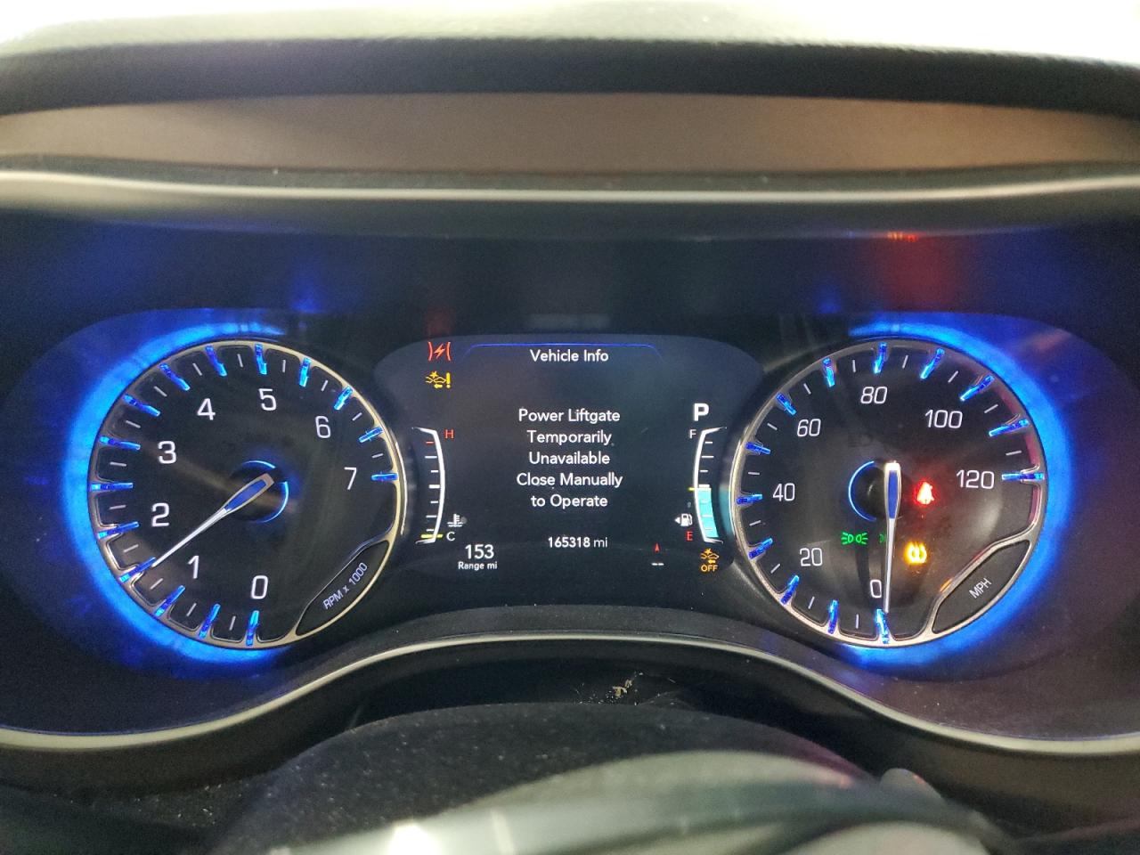 2017 Chrysler Pacifica - Image 9