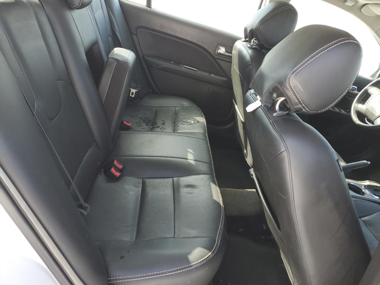 2012 Ford Fusion - Image 11