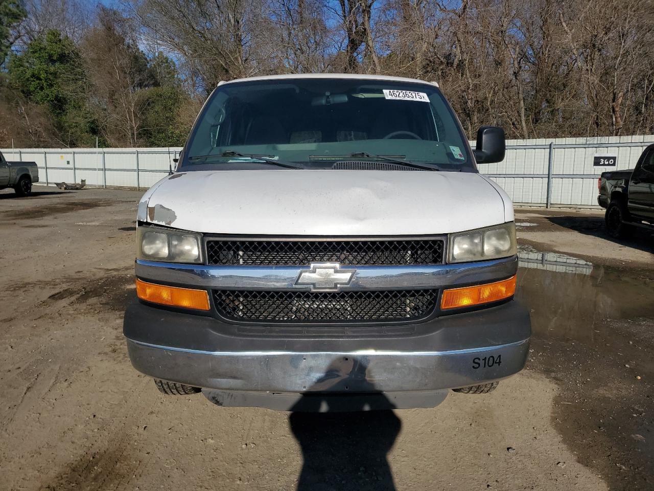2010 Chevrolet Express - Image 5