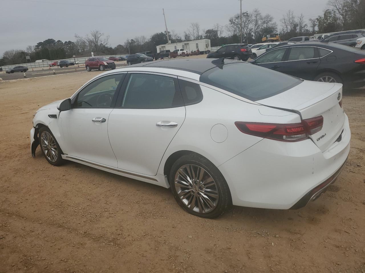 2016 Kia Optima - Image 2