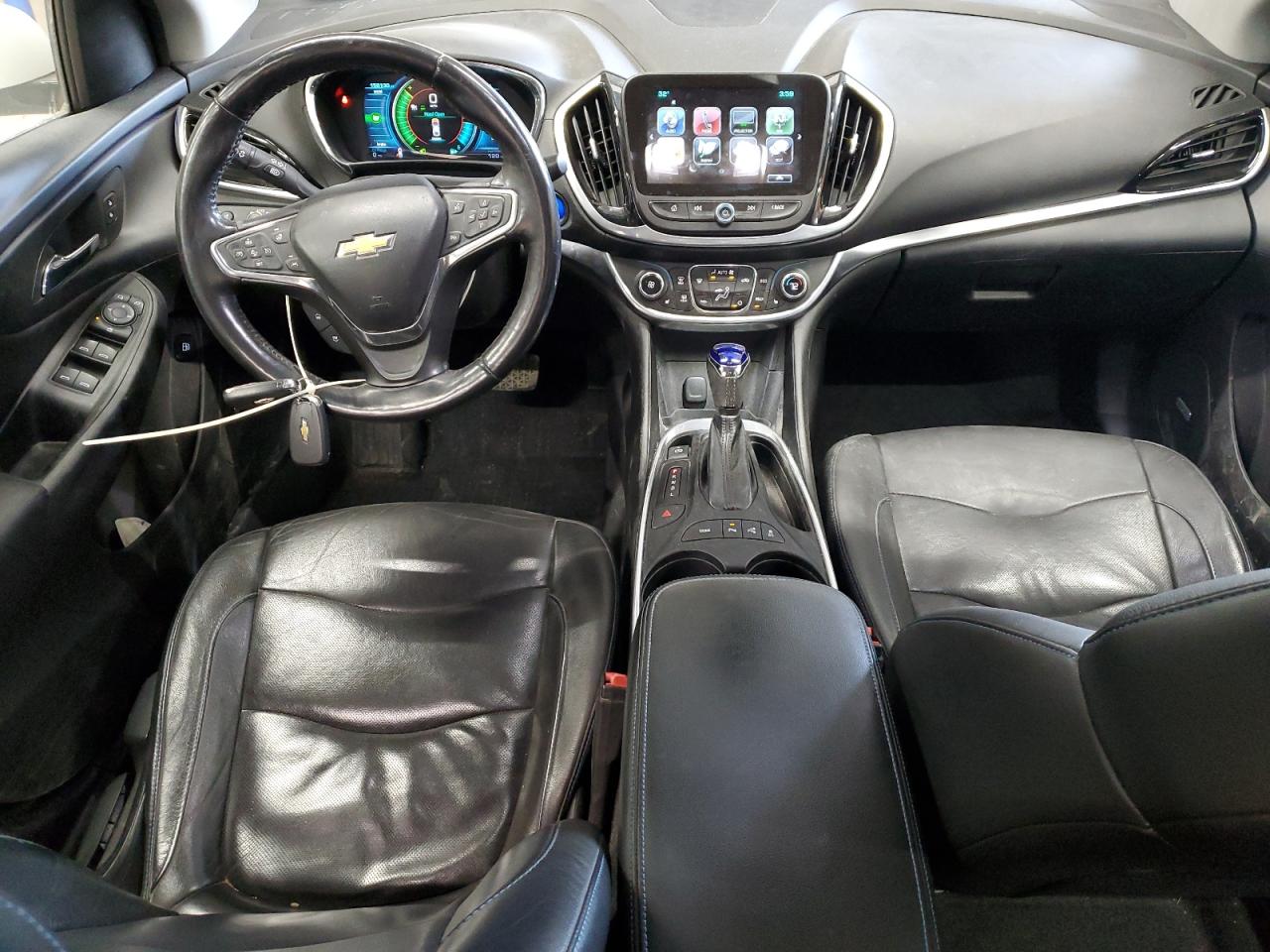 2017 Chevrolet Volt - Image 8
