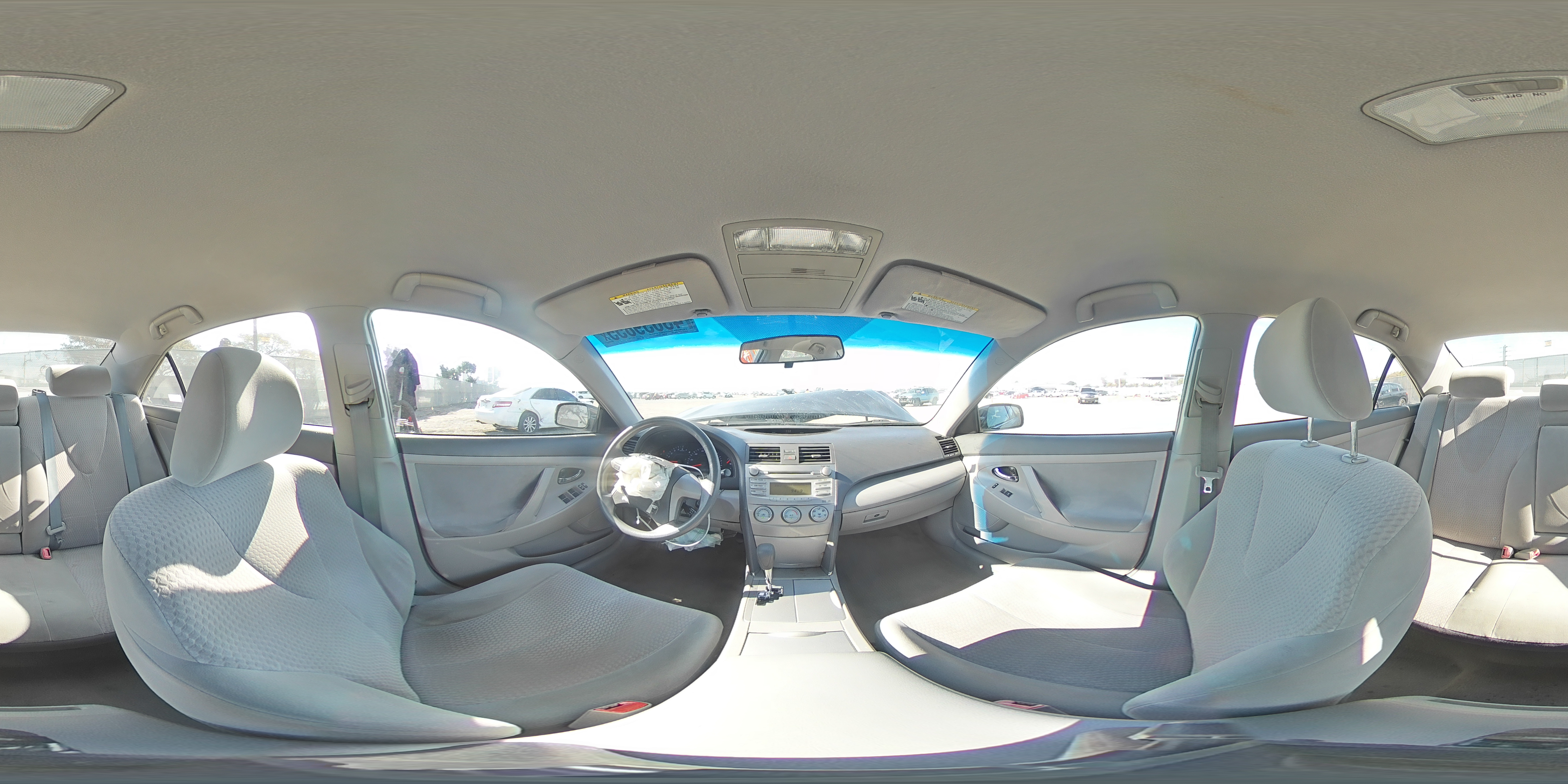 2010 Toyota Camry - Image 12