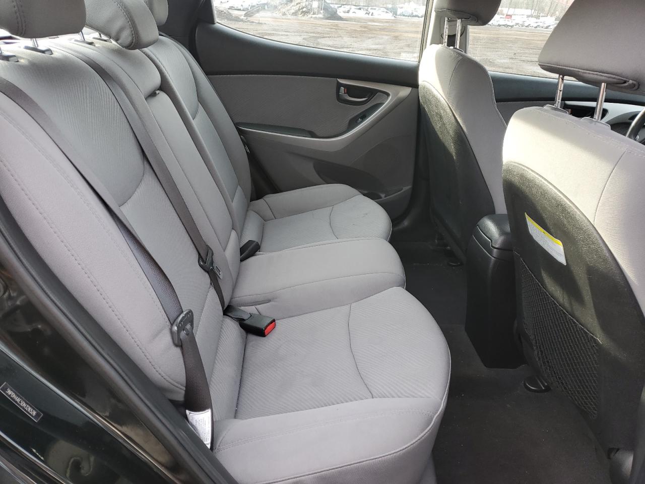 2013 Hyundai Elantra - Image 10
