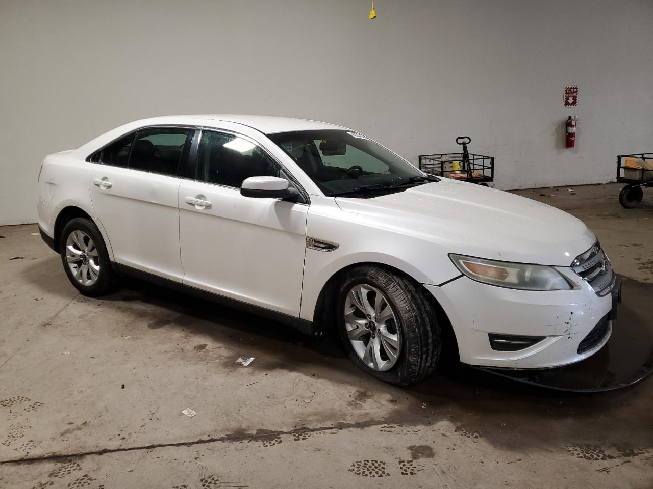 2011 Ford Taurus - Image 4