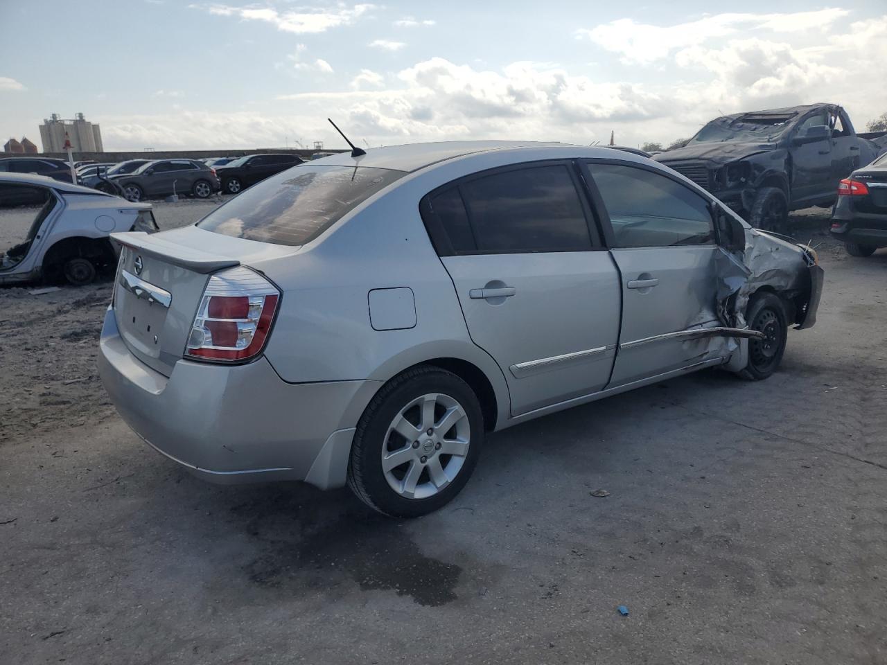 2012 Nissan Sentra - Image 3