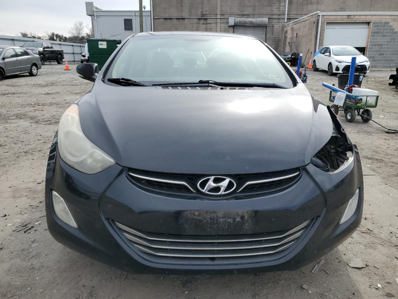 2012 Hyundai Elantra - Image 5