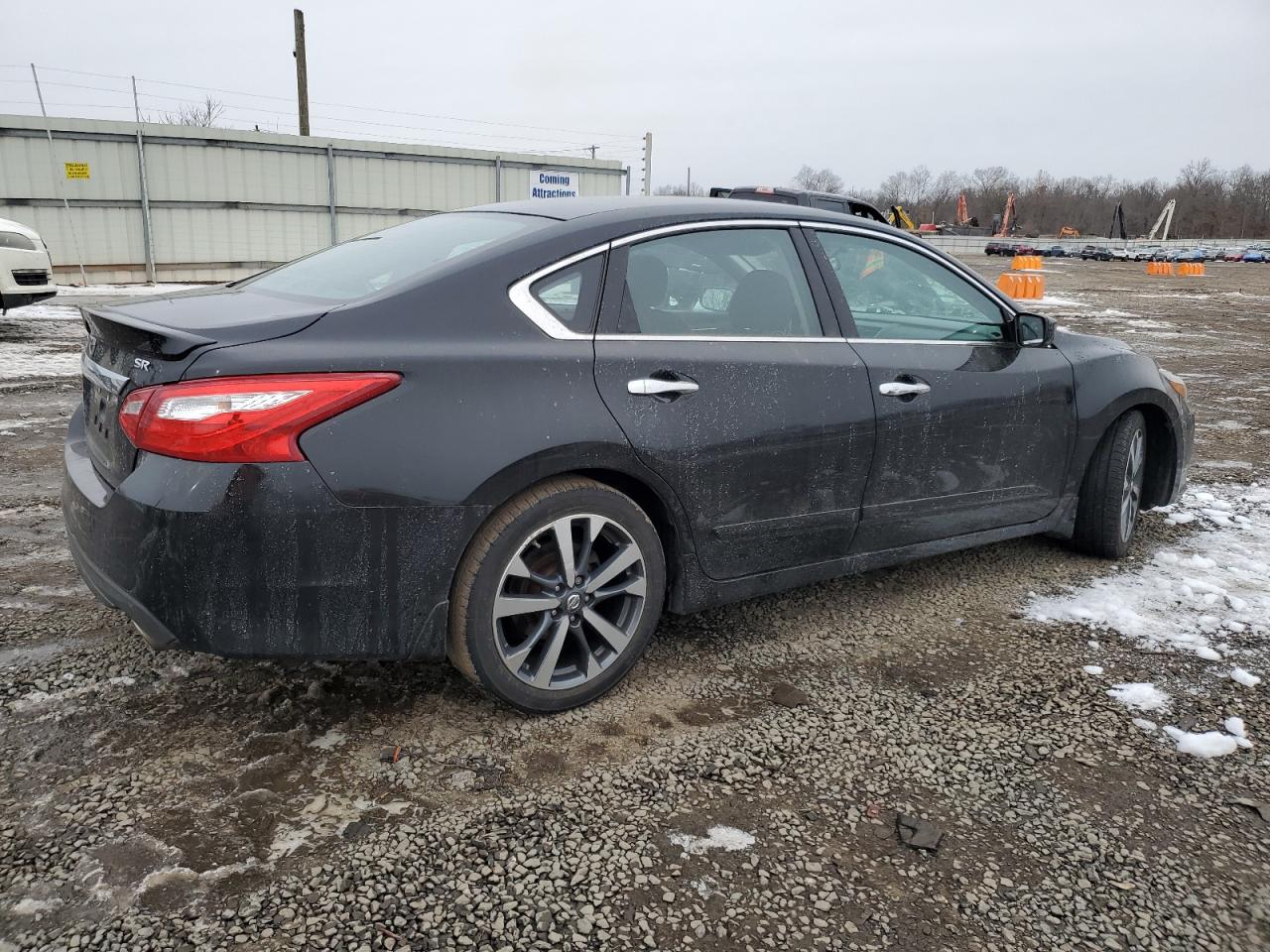 2016 Nissan Altima - Image 3