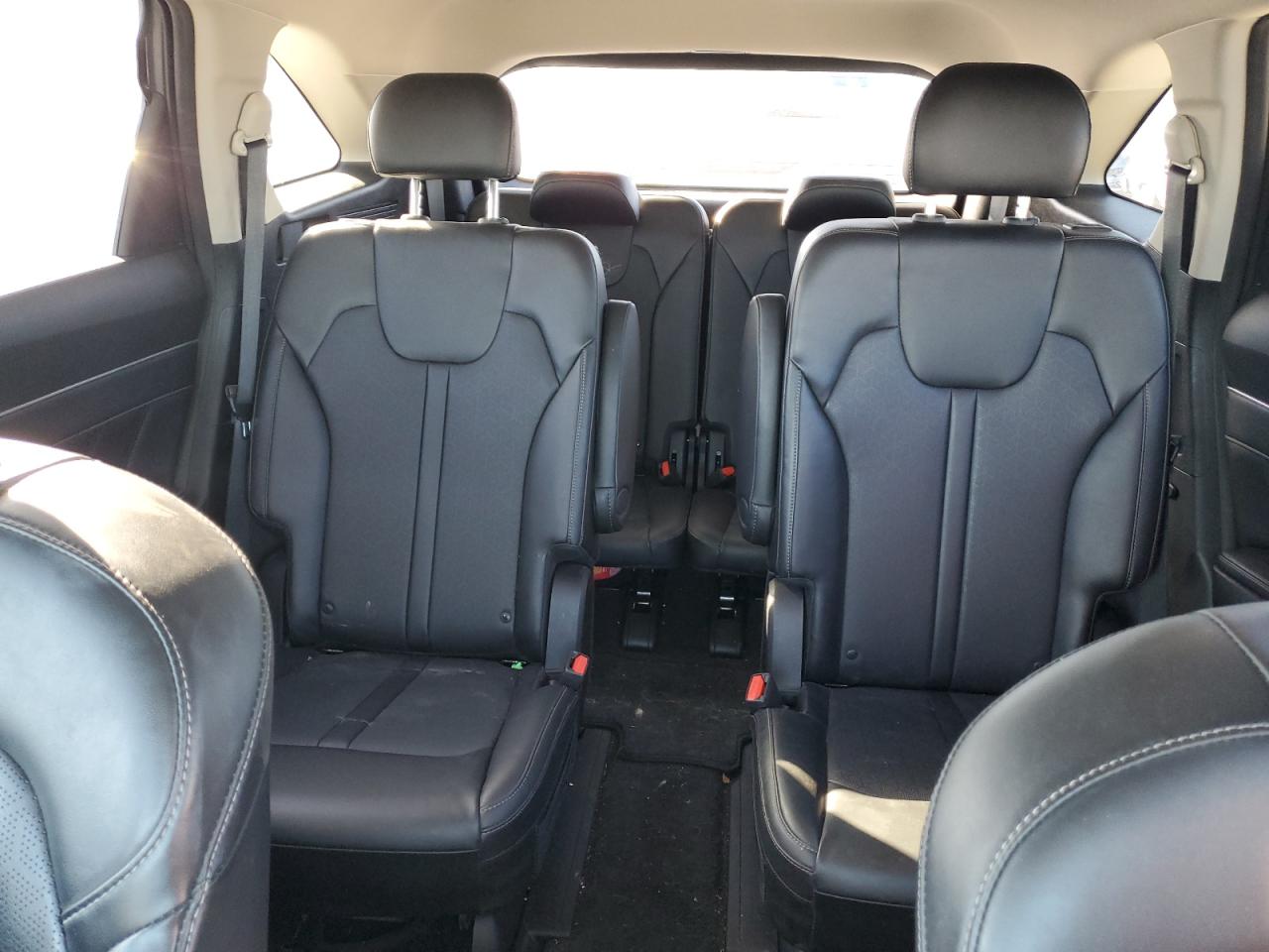 2022 Kia Sorento - Image 10