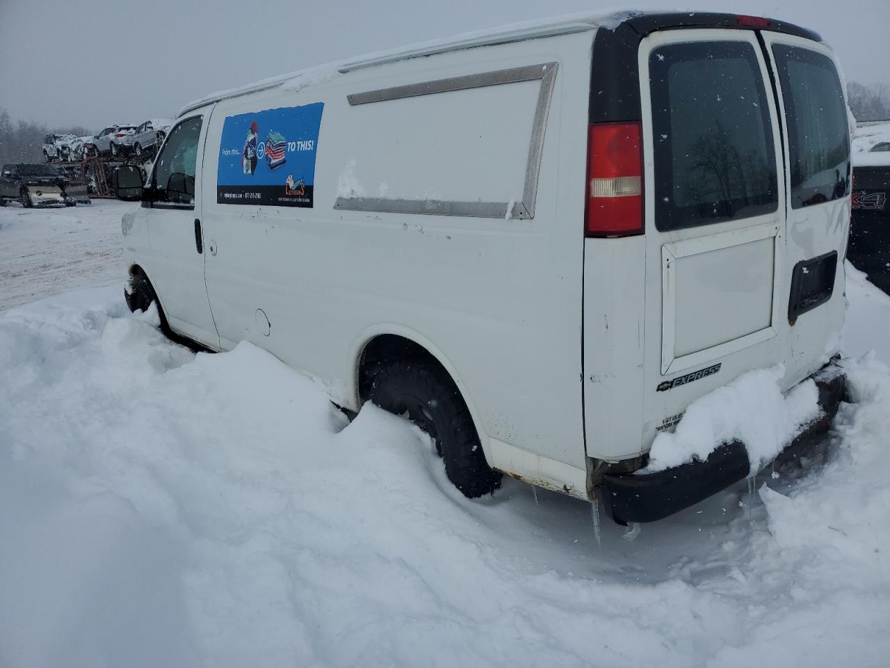 2007 Chevrolet Express - Image 2