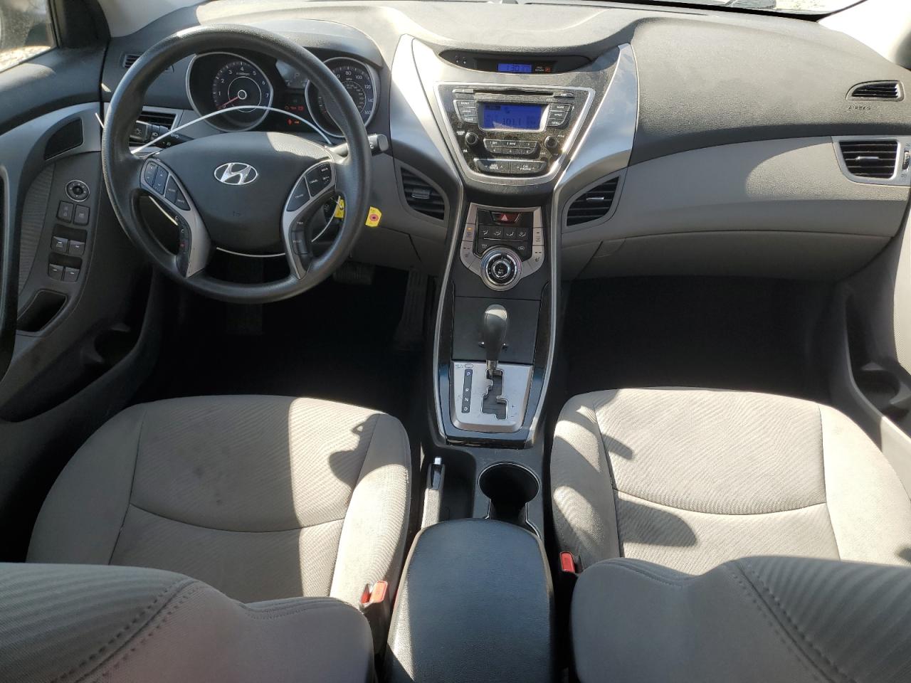 2013 Hyundai Elantra - Image 8
