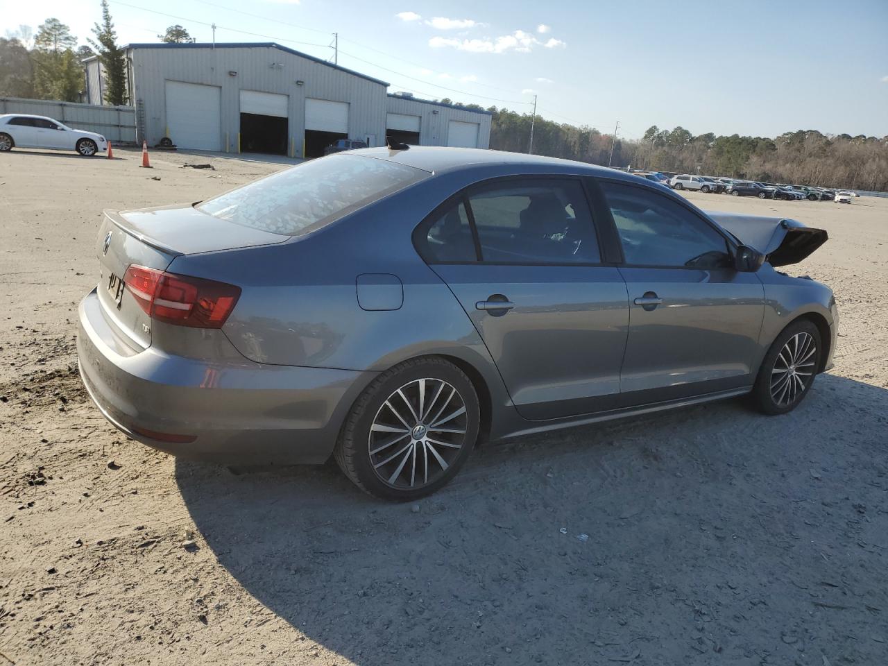 2016 Volkswagen Jetta - Image 3