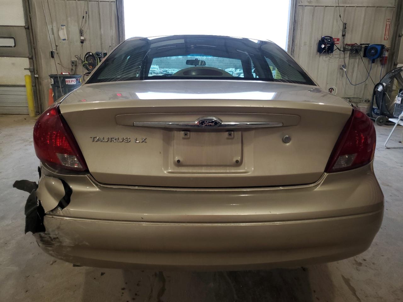 2001 Ford Taurus - Image 6