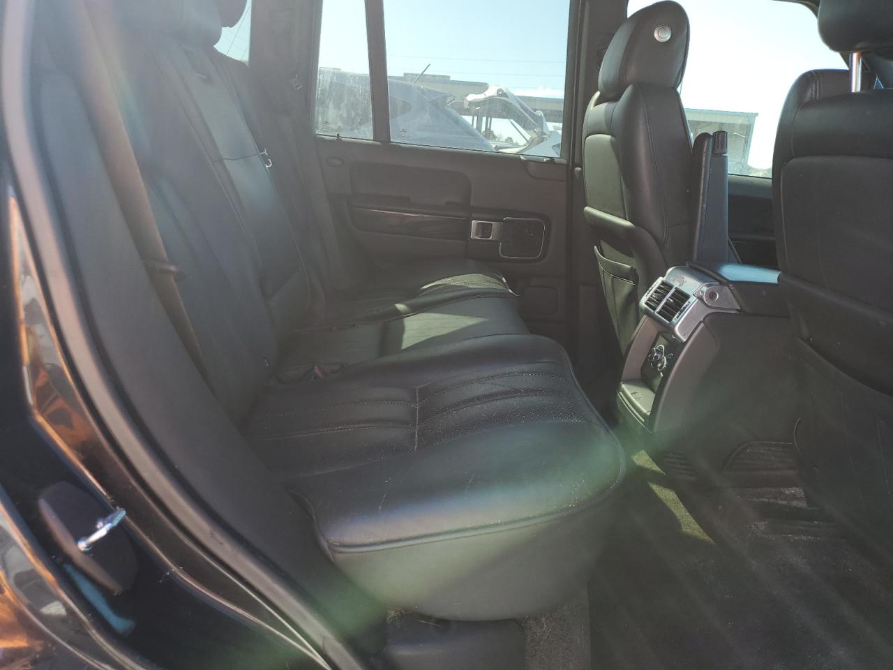 2011 Land Rover Range Rover Hse Luxury VIN: SALMF1E48BA353321 Lot: 45334785