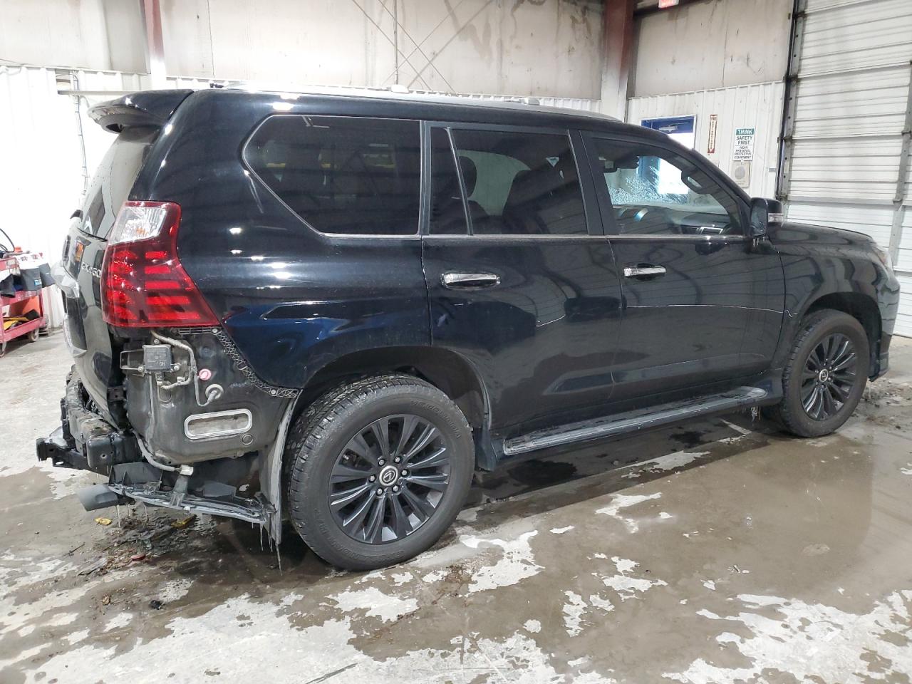 2021 Lexus GX - Image 3