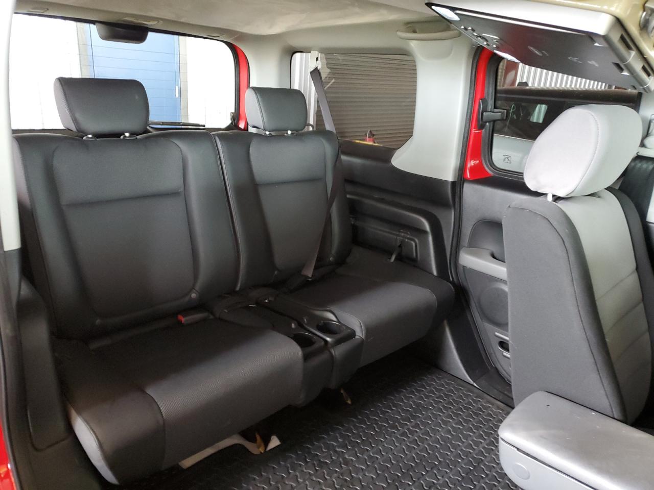 2005 Honda Element - Image 11