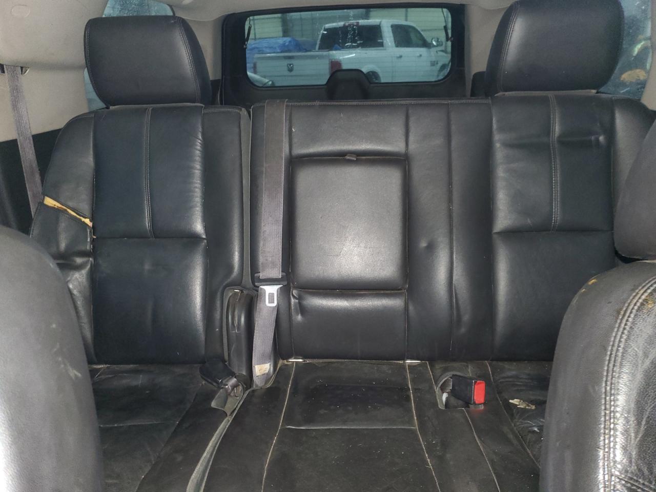 2012 Chevrolet Suburban - Image 10