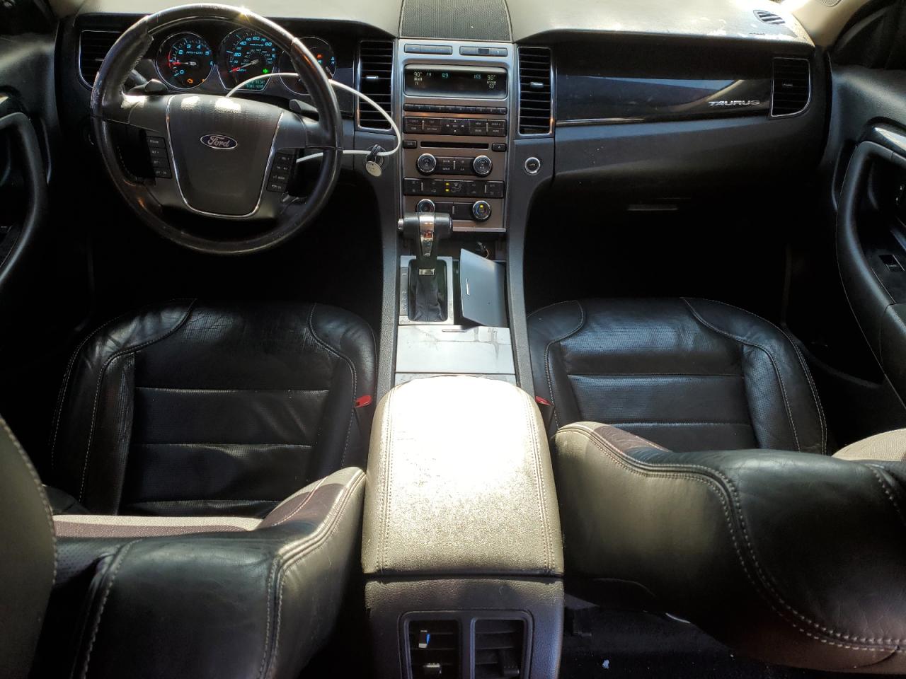 2010 Ford Taurus - Image 8