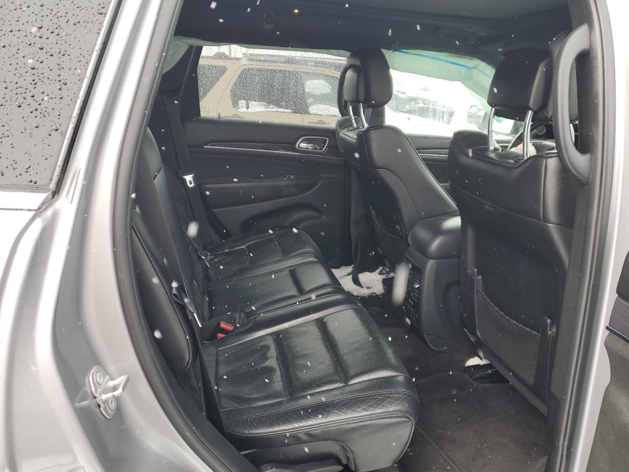 2018 Jeep Grand Cherokee - Image 10