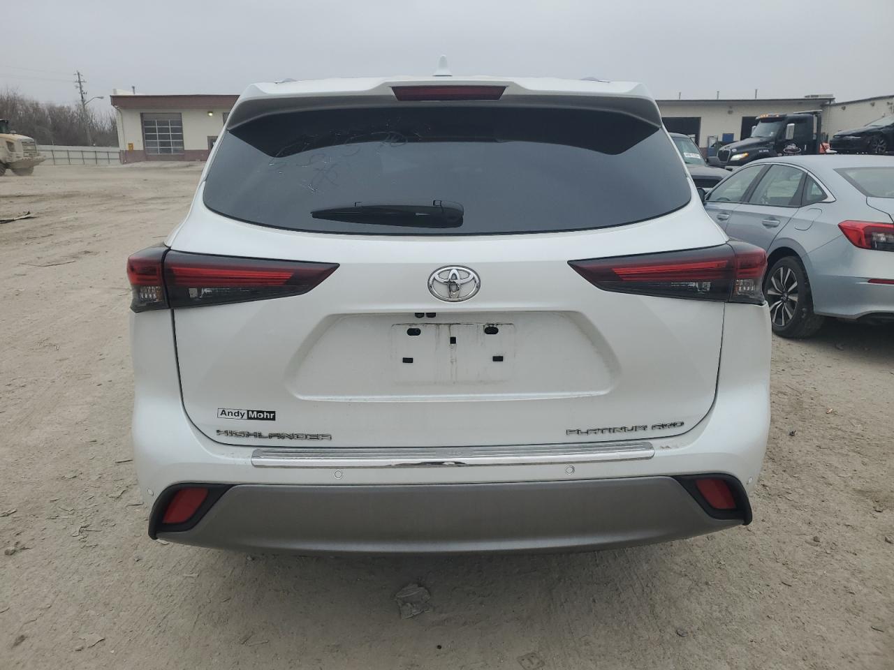 2024 Toyota Highlander - Image 6