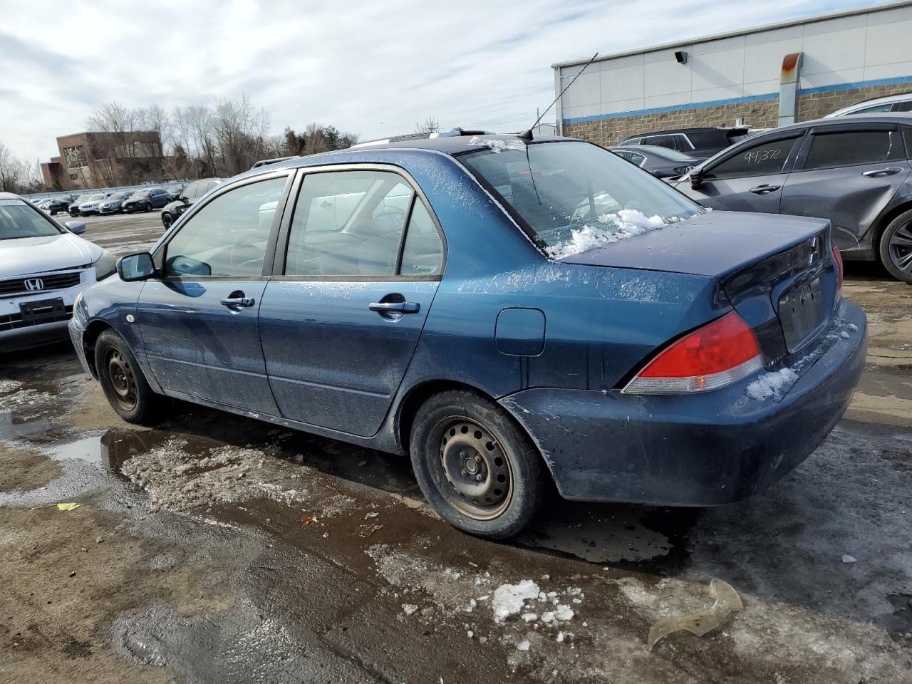 2005 Mitsubishi Lancer - Image 2
