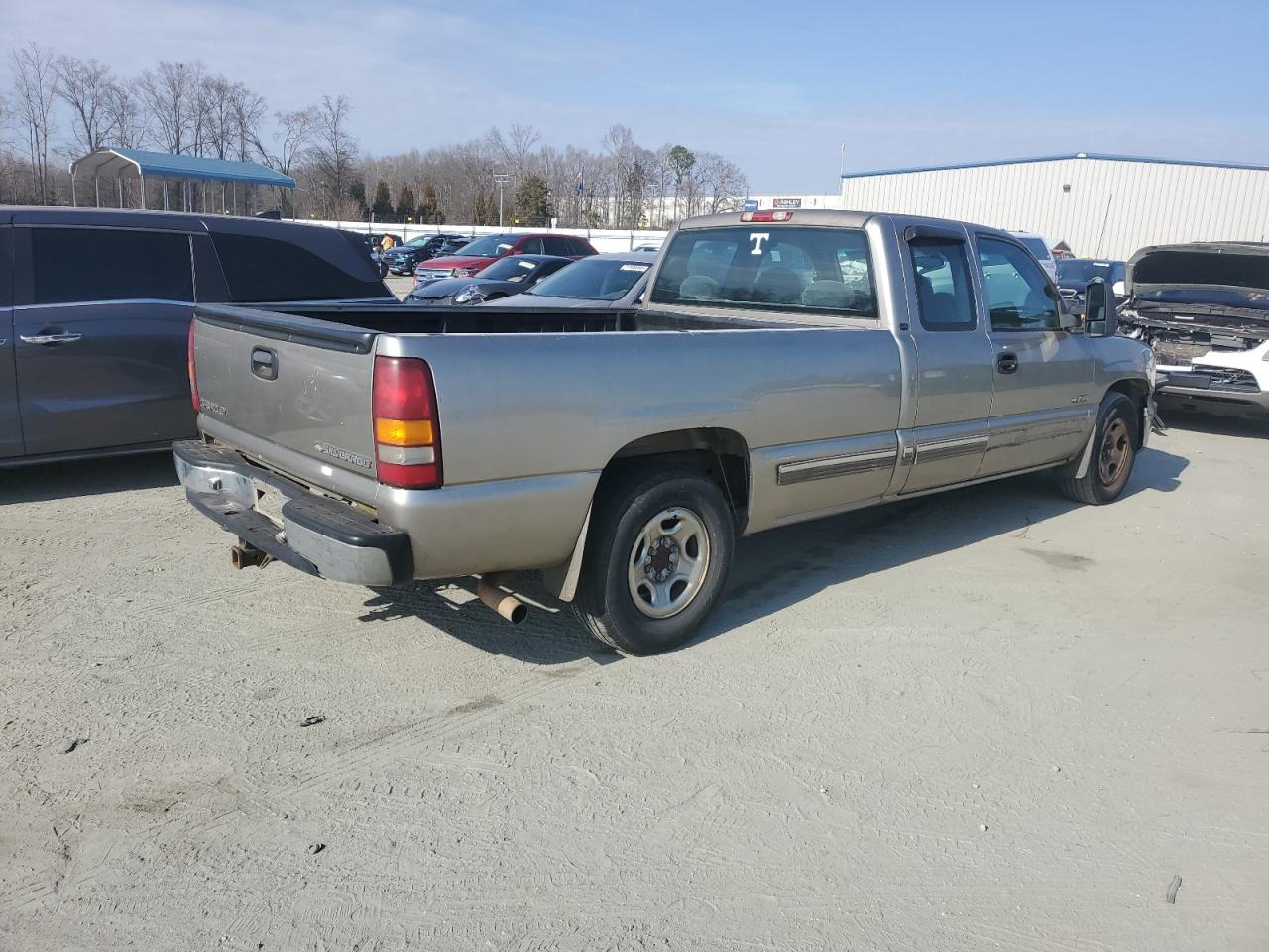 2000 Chevrolet Silverado - Image 3