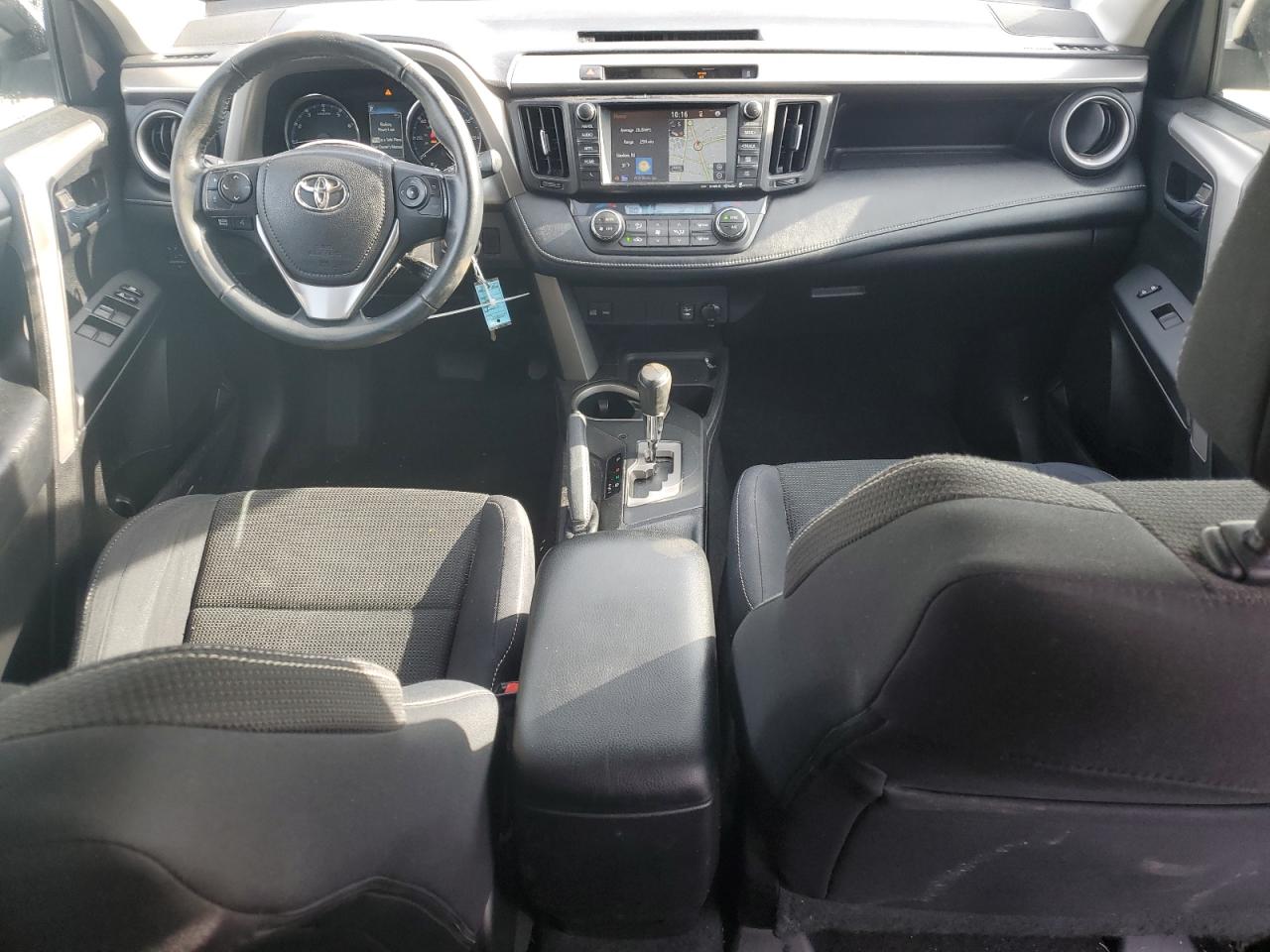2016 Toyota RAV 4 - Image 8