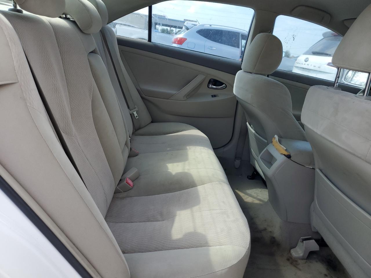 2010 Toyota Camry - Image 10