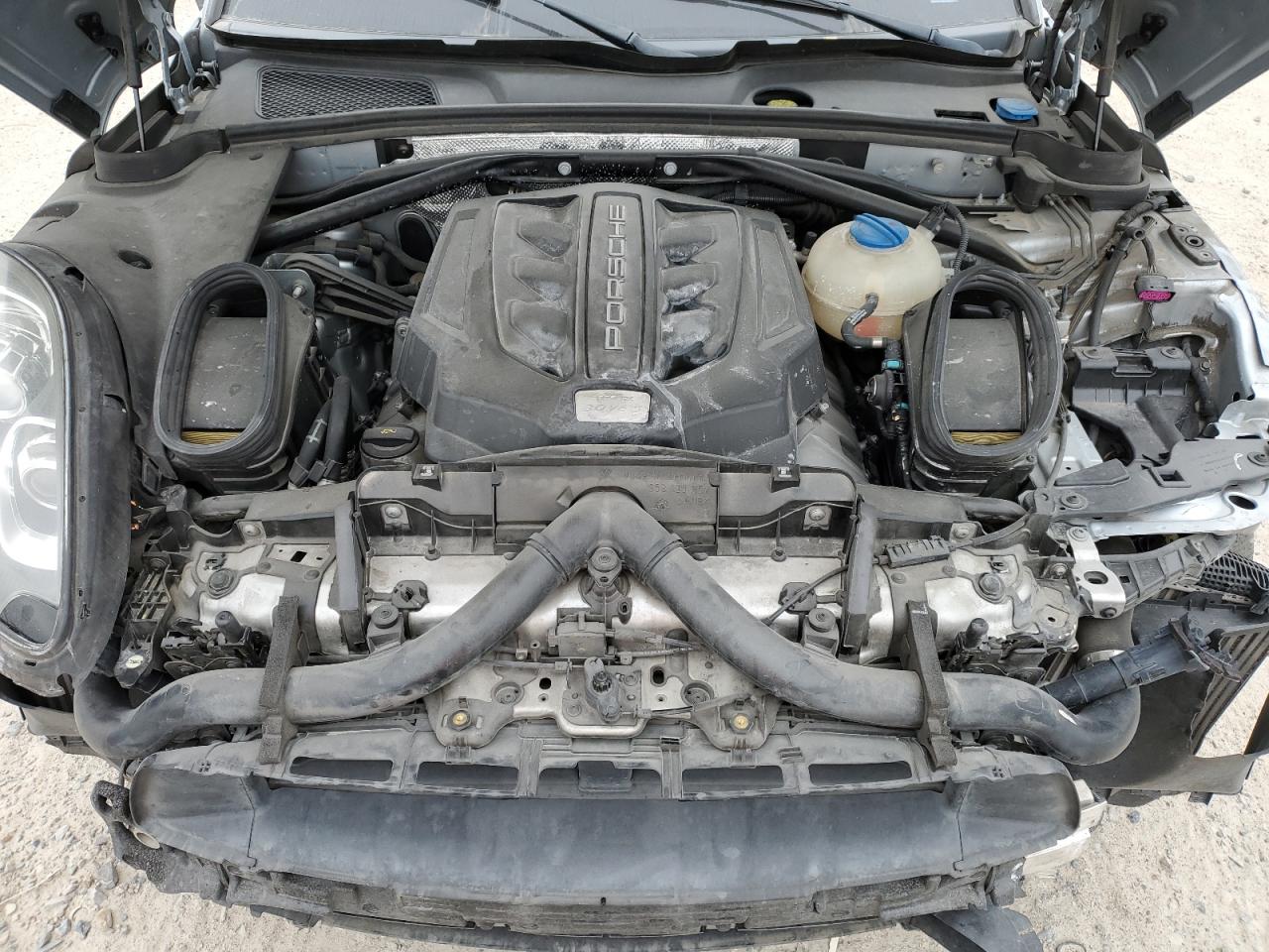 2016 Porsche Macan - Image 12