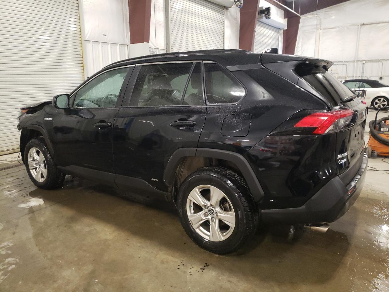 2019 Toyota RAV 4 - Image 2