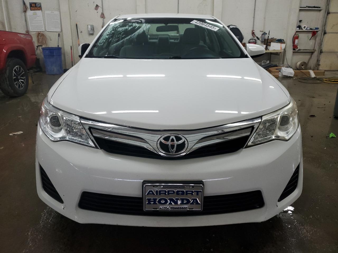 2014 Toyota Camry - Image 5