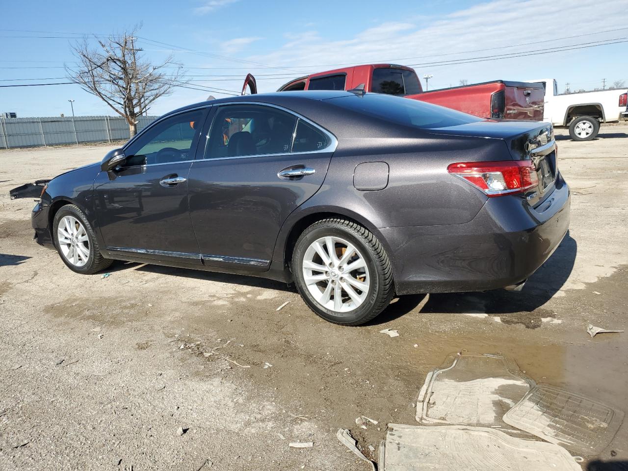 2010 Lexus ES - Image 2