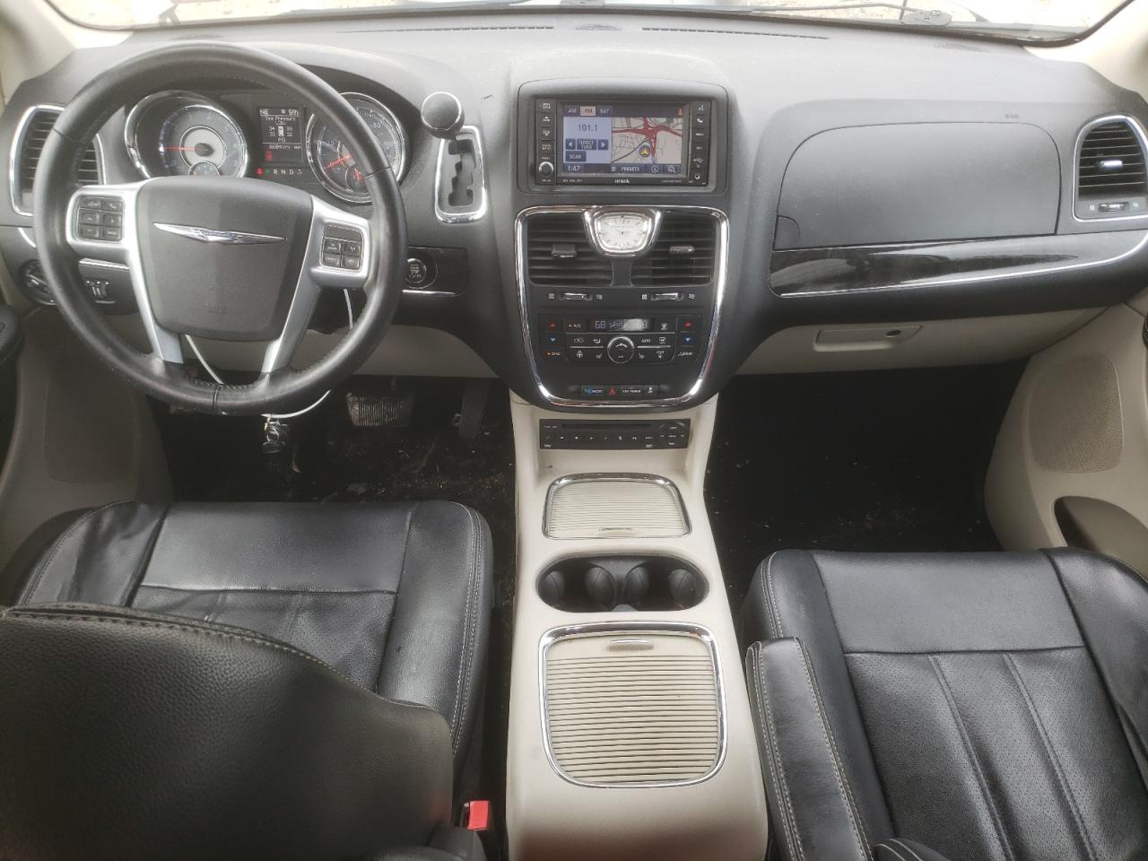 2012 Chrysler Town & Country - Image 8