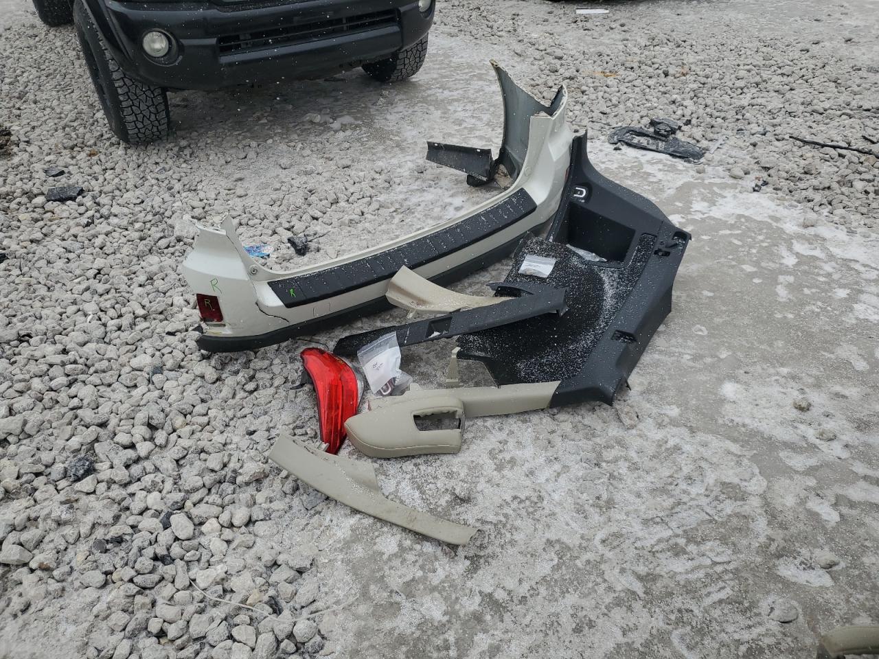 2012 Subaru Outback - Image 13