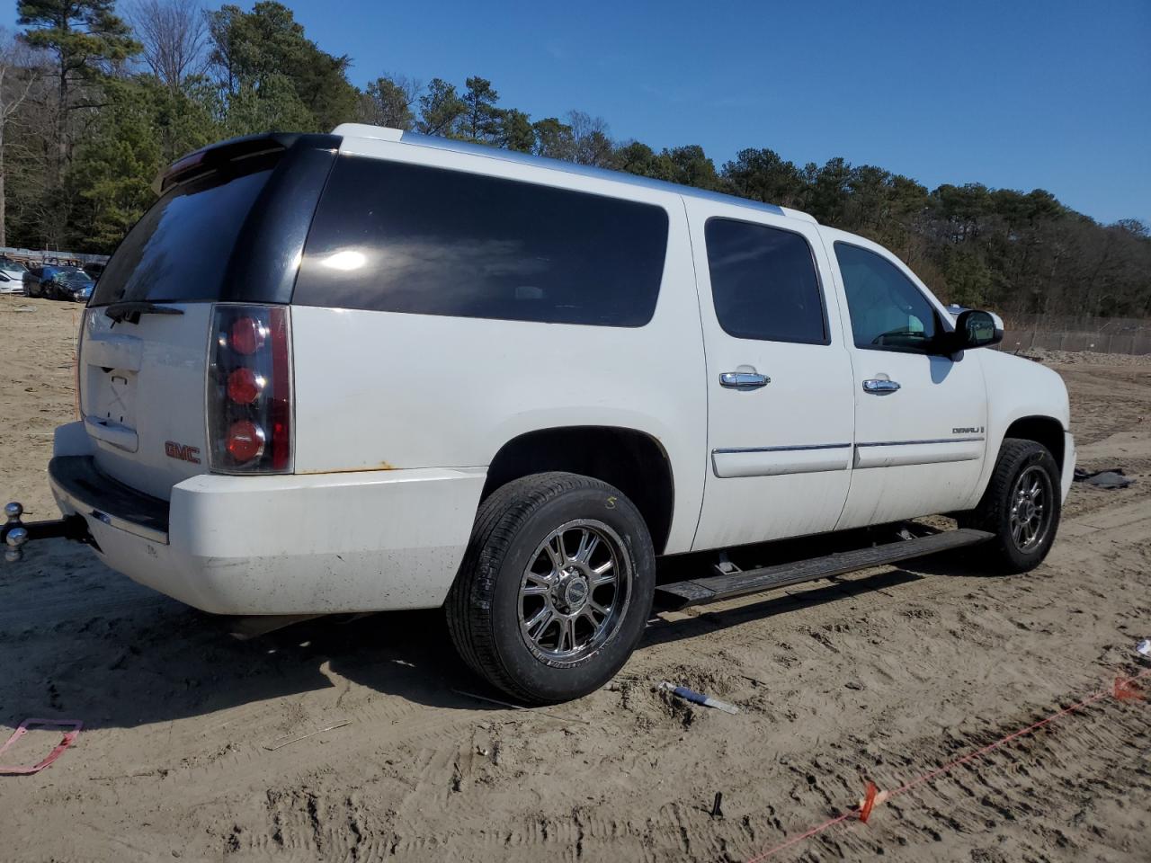 2007 GMC Yukon - Image 3