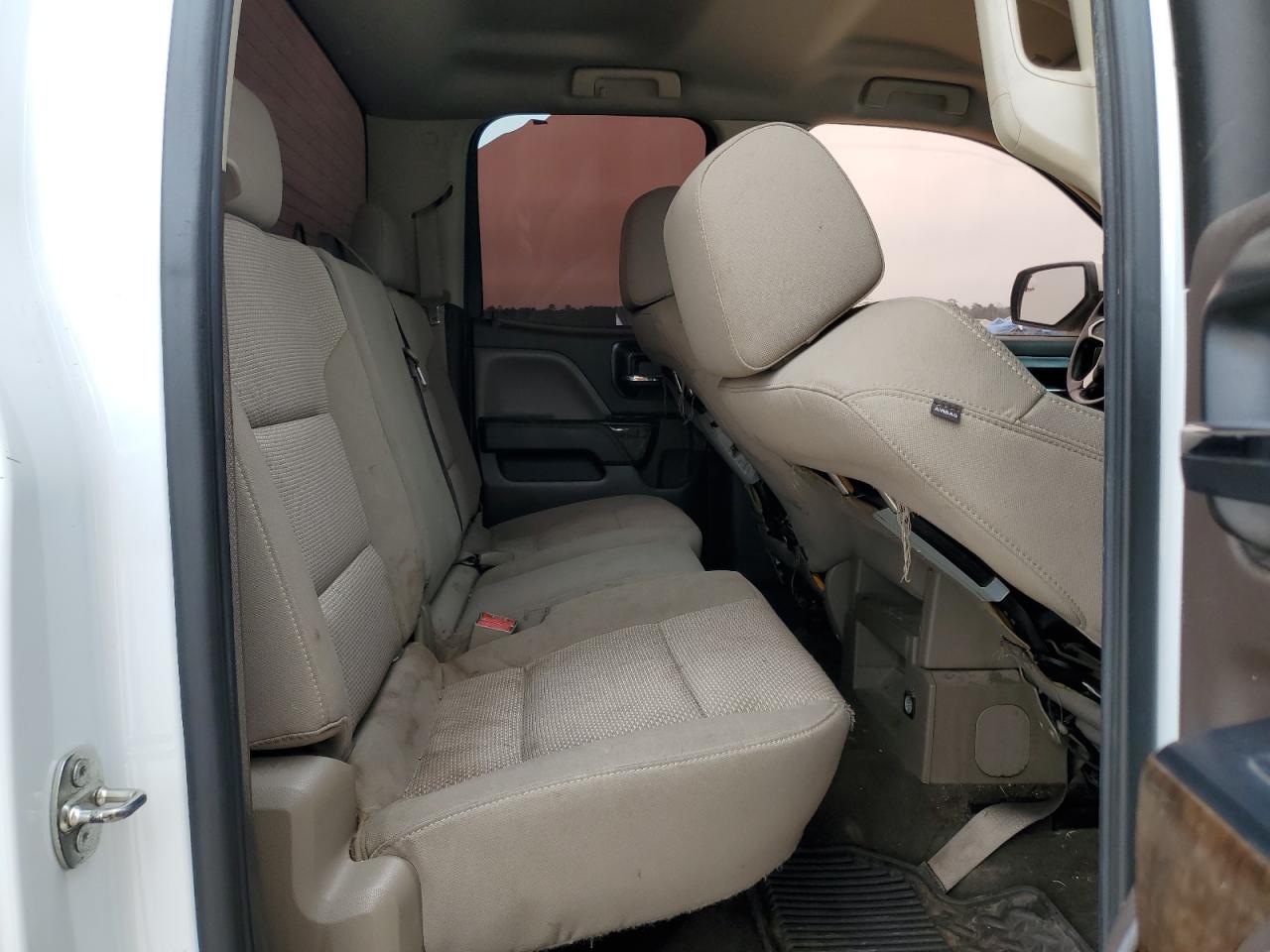 2015 Chevrolet Silverado - Image 10