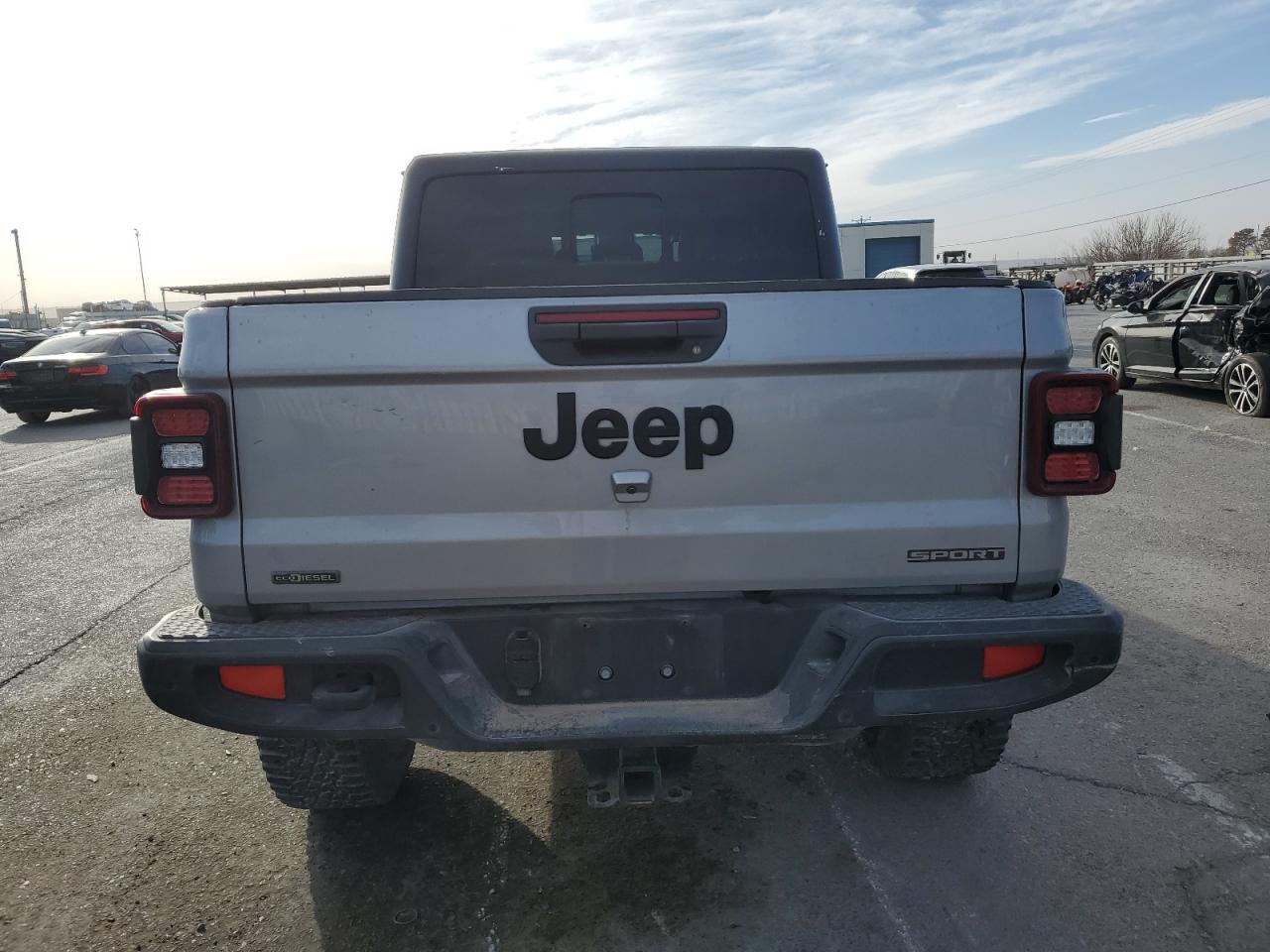 2021 Jeep Gladiator - Image 6
