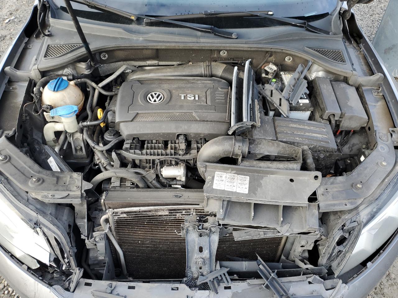 2015 Volkswagen Passat - Image 11