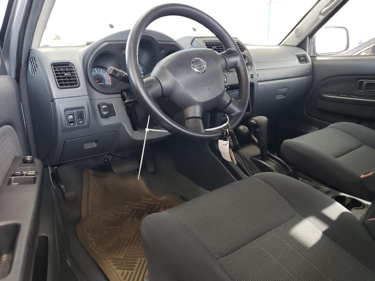 2002 Nissan Navara (Frontier) - Image 8