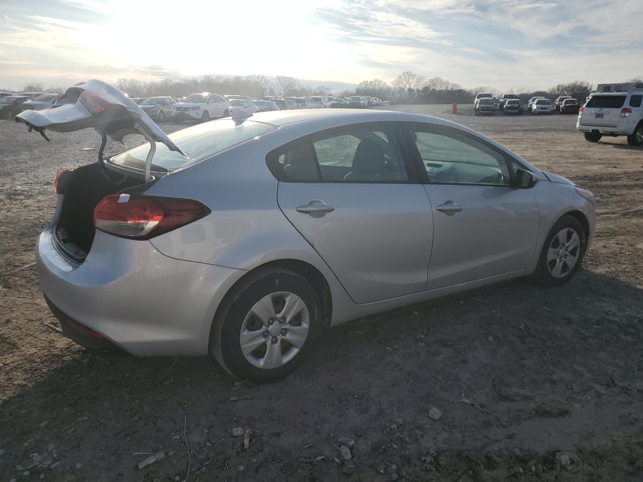 2017 Kia Forte - Image 3