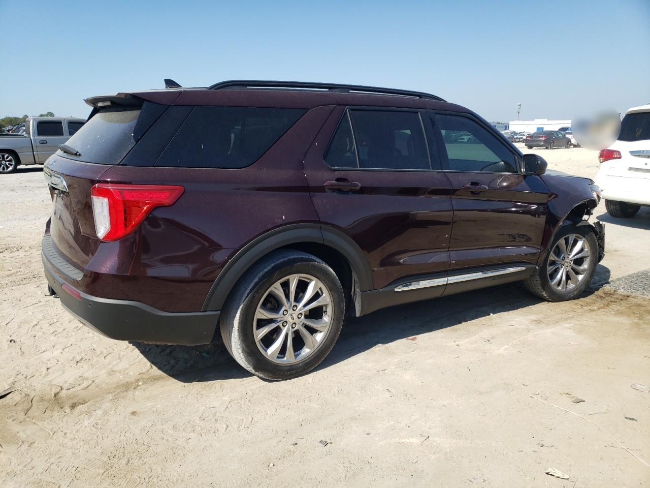 2022 Ford Explorer - Image 3