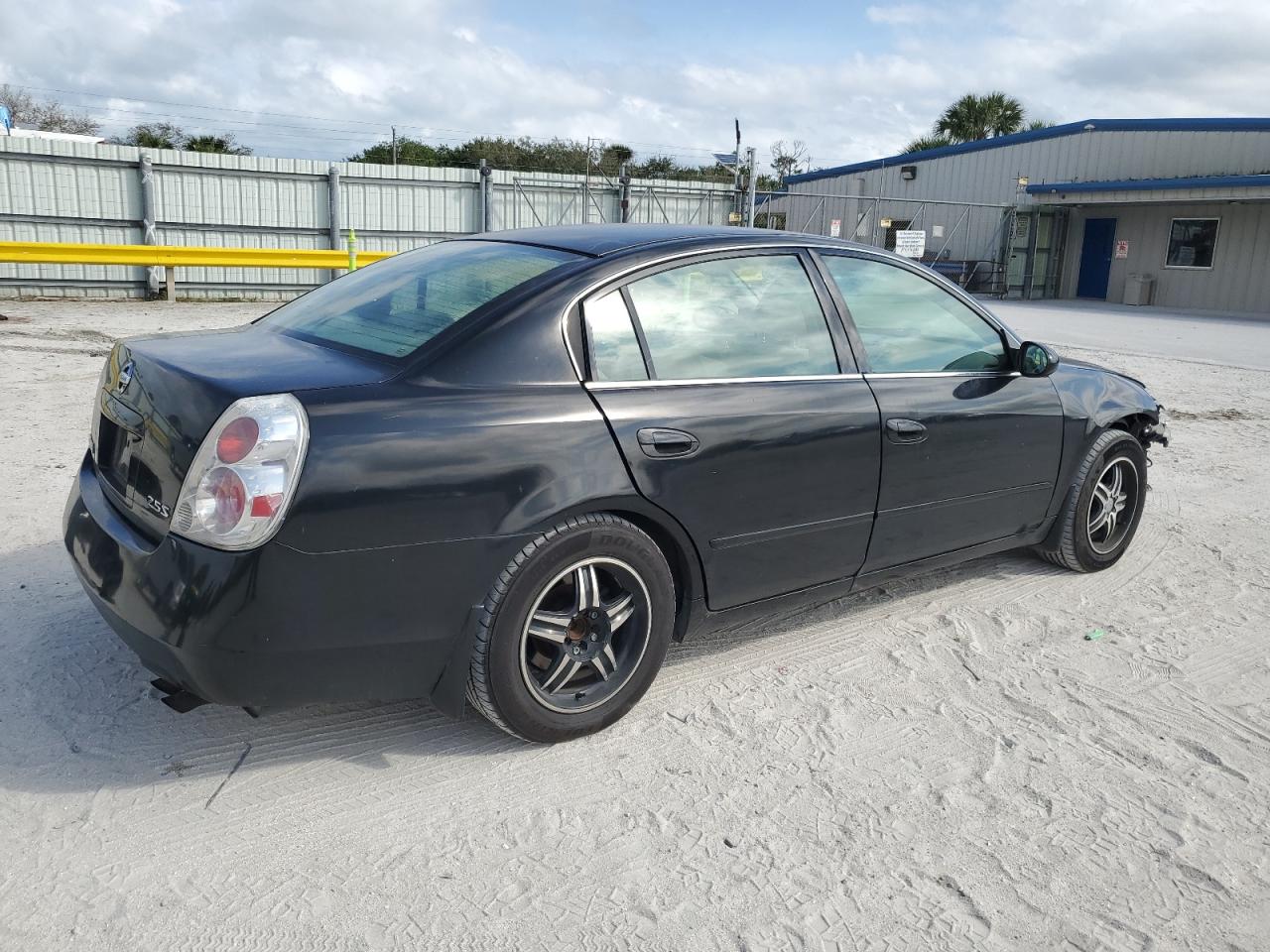 2005 Nissan Altima - Image 3